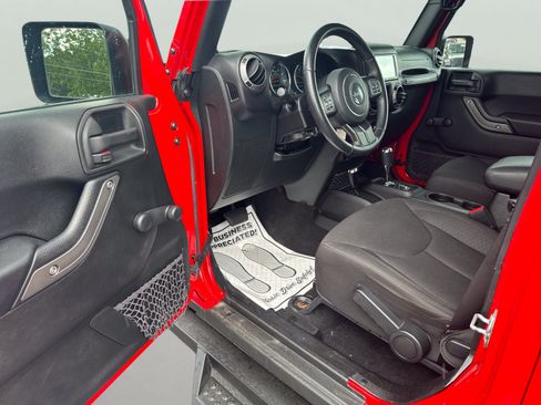 Used 2017 Jeep Wrangler Unlimited Sport w/ Connectivity Group AWD/4WD image 14