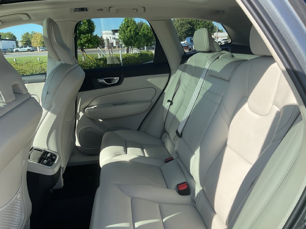 Used 2021 Volvo XC60 T5 Inscription FWD image 16