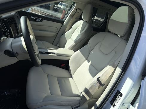 Used 2023 Volvo XC60 B5 Core w/ Climate Package FWD image 16