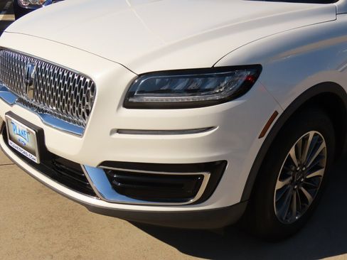 Used 2020 Lincoln Nautilus FWD w/ Equipment Group 101A image 3