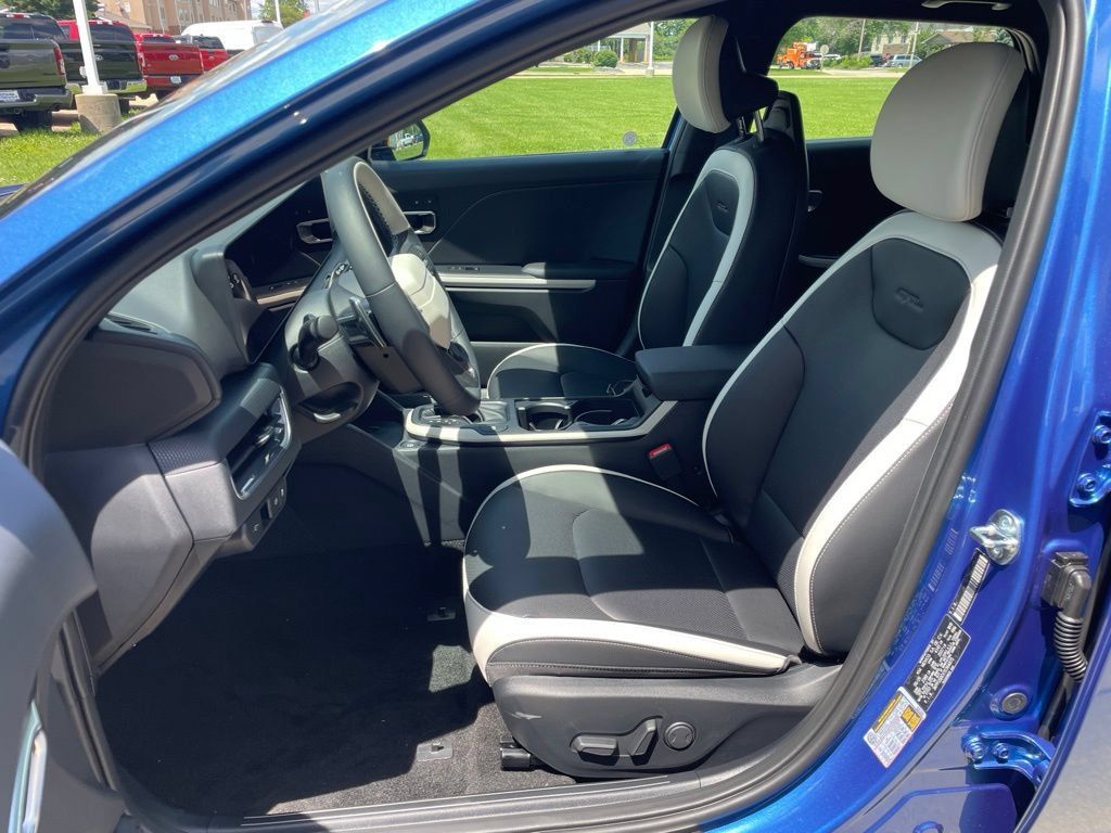 New 2026 Kia K4 GT-Line w/ GT-Line Premium Package FWD image 8
