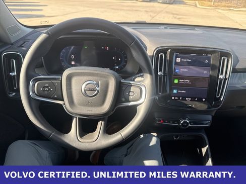 Certified 2025 Volvo XC40 B5 Core image 18