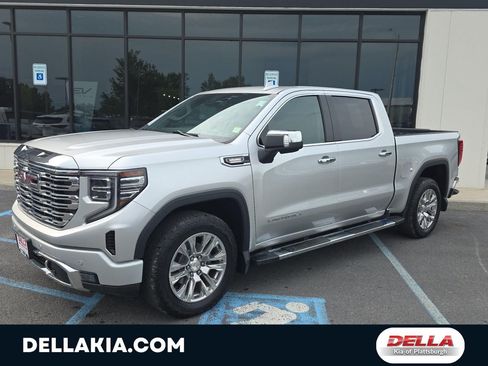 Used 2022 GMC Sierra 1500 Denali w/ Technology Package AWD/4WD image 1