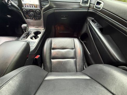 Used 2018 Jeep Grand Cherokee Limited AWD/4WD image 33