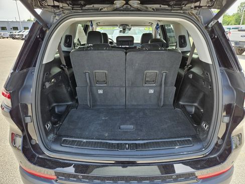 Used 2023 Jeep Grand Cherokee L Limited w/ Luxury Tech Group II AWD/4WD image 18