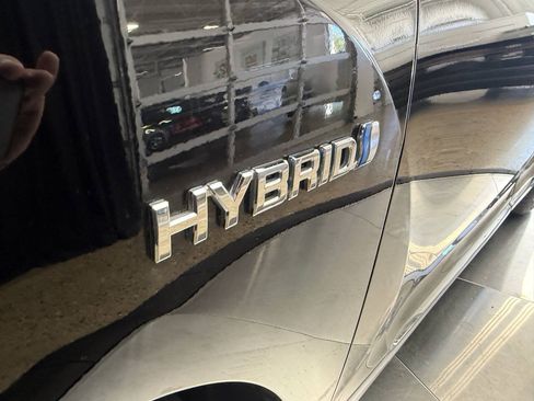 Used 2012 Toyota Highlander Limited AWD/4WD image 30