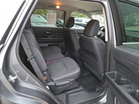 Used 2022 Nissan Pathfinder SV image 14