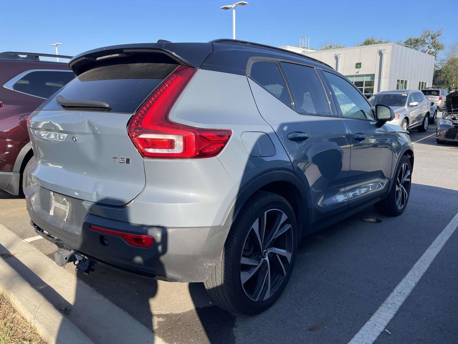 Used 2021 Volvo XC40 T5 R-Design AWD/4WD image 4