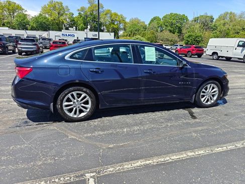 Used 2017 Chevrolet Malibu LT FWD image 4