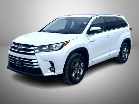 Used 2017 Toyota Highlander Limited Platinum image 1