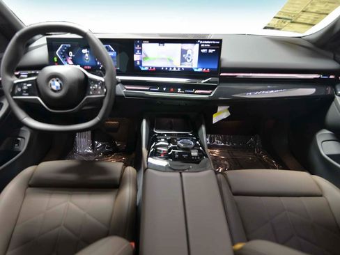 Used 2026 BMW 530i w/ Premium Package RWD image 12