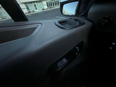 Used 2024 Ford Transit 350 XLT image 28