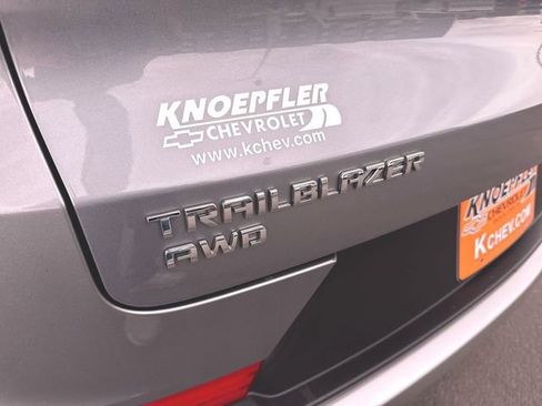 Used 2025 Chevrolet TrailBlazer LT AWD/4WD image 28