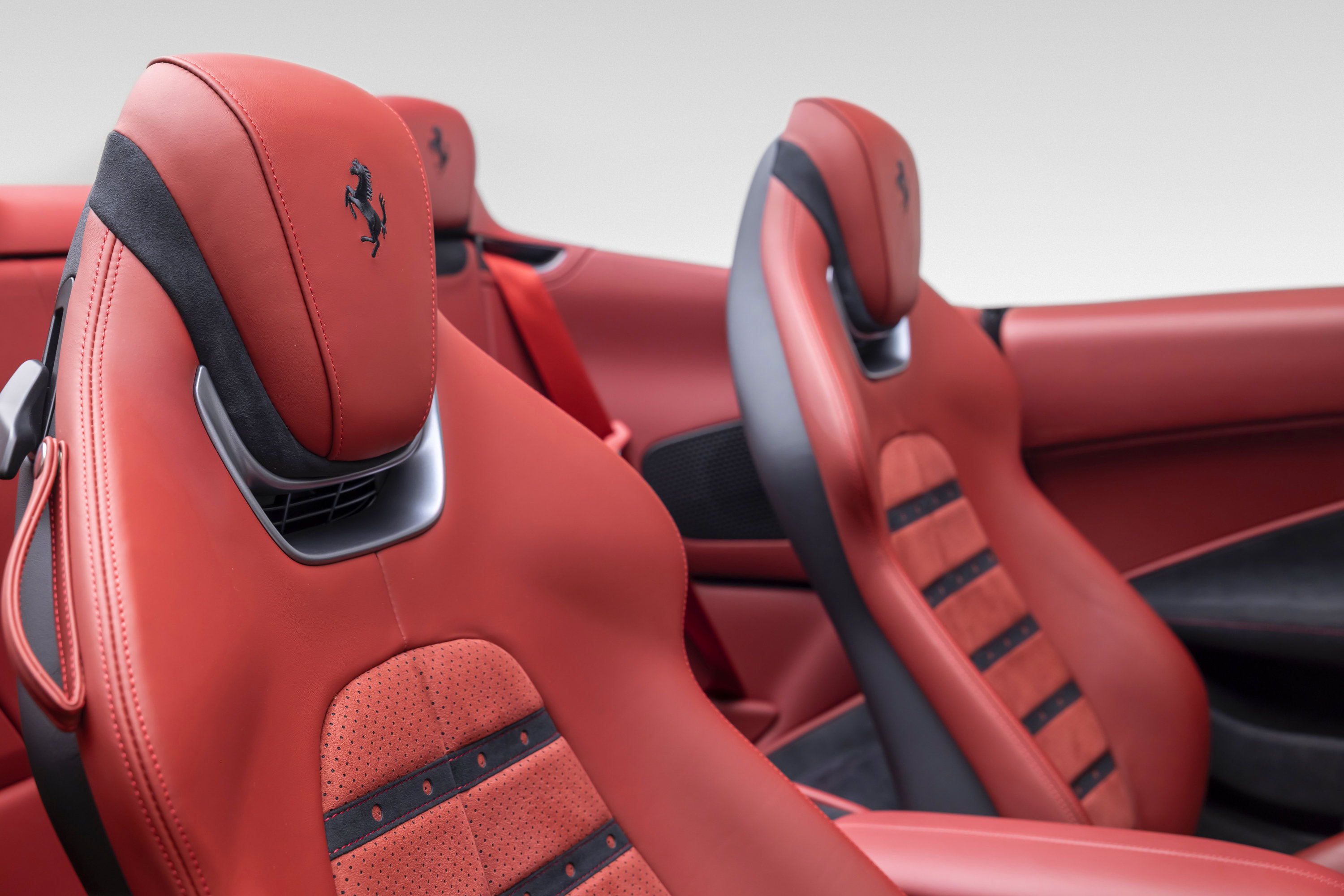 Certified 2024 Ferrari Roma Spider RWD image 56