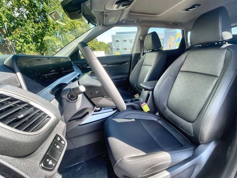 Certified 2025 Kia Seltos EX w/ EX Sunroof Package image 11