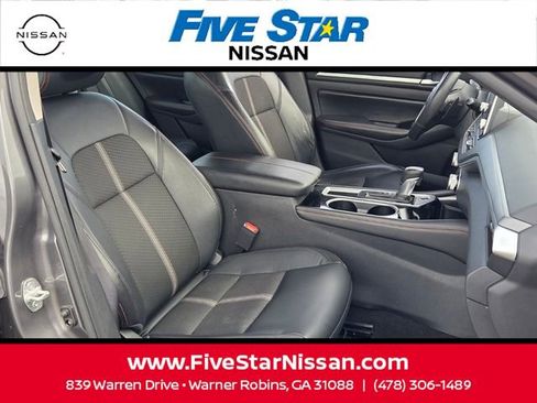 Used 2024 Nissan Altima 2.5 SR FWD image 16