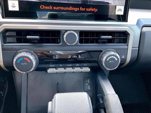 Used 2025 Toyota Tacoma TRD Sport image 24