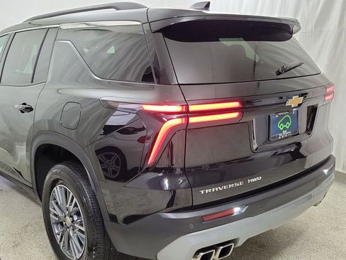 Certified 2025 Chevrolet Traverse LT image 6