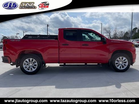 Used 2020 Chevrolet Silverado 1500 Custom w/ Custom Value Package AWD/4WD image 8