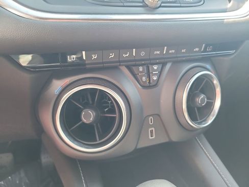 Used 2023 Chevrolet Blazer LT image 17