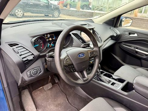 Used 2018 Ford Escape SE w/ SE Sync 3 Package image 9