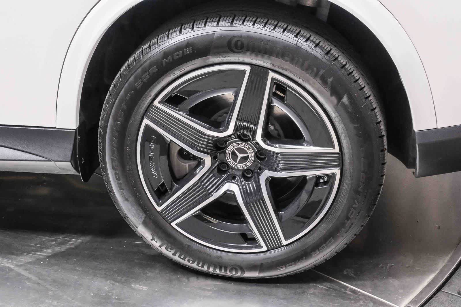Used 2025 Mercedes-Benz GLC 350e 4MATIC image 9