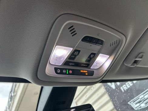 Used 2019 Chevrolet Traverse High Country w/ LPO, 'HIT The Road' Package AWD/4WD image 31