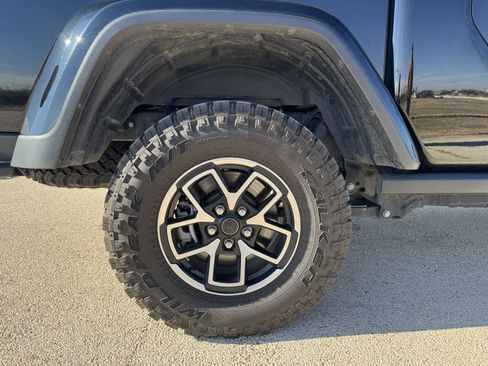 Used 2024 Jeep Gladiator Rubicon image 37