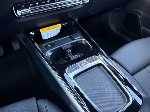 New 2026 Mercedes-Benz GLB 250 image 16