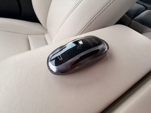 Used 2018 Tesla Model S AWD image 35