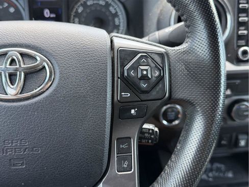 Used 2021 Toyota Tacoma TRD Off-Road w/ Technology Package AWD/4WD image 18
