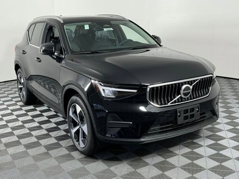 New 2025 Volvo XC40 B5 Core w/ Protection Package Premier image 2