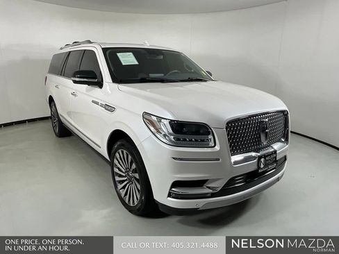 Used 2019 Lincoln Navigator L Select RWD image 3