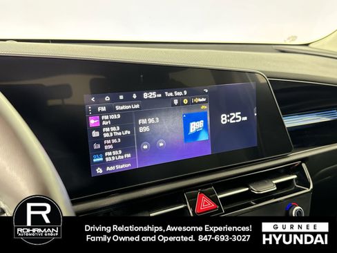 Used 2023 Kia Niro EX image 6