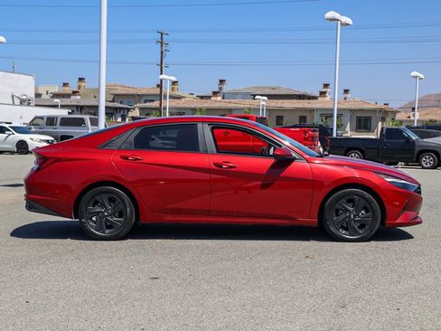 Used 2023 Hyundai Elantra SEL FWD image 3