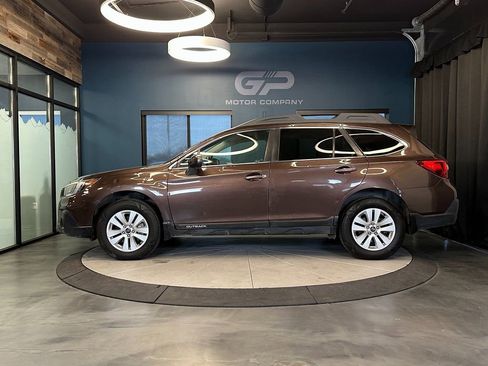 Used 2019 Subaru Outback 2.5i Premium w/ Popular Package #2 image 6