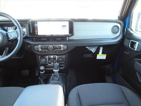 New 2026 Jeep Gladiator Sport AWD/4WD image 14
