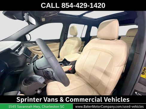 Used 2025 Jeep Grand Cherokee Limited w/ Luxury Tech Group II AWD/4WD image 5