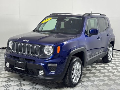 Used 2019 Jeep Renegade Latitude w/ Cold Weather Group image 10