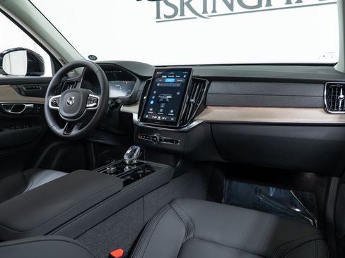New 2026 Volvo XC90 T8 Plus w/ Protection Package Premier AWD/4WD image 14