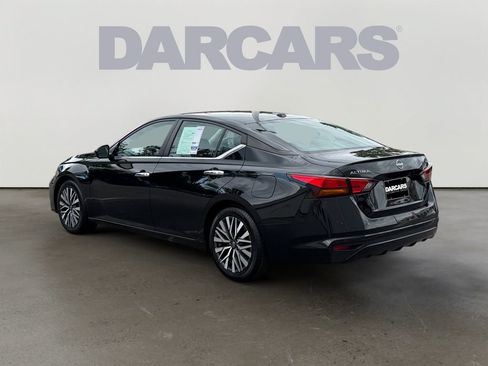Used 2024 Nissan Altima 2.5 SV FWD image 5
