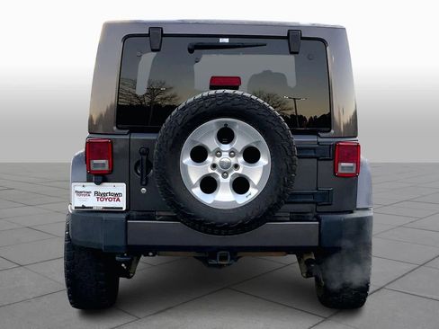 Used 2017 Jeep Wrangler Sahara w/ Connectivity Group image 4