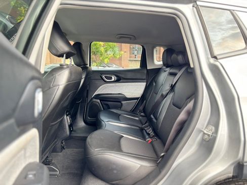 Used 2022 Jeep Compass Latitude w/ Convenience Group AWD/4WD image 11