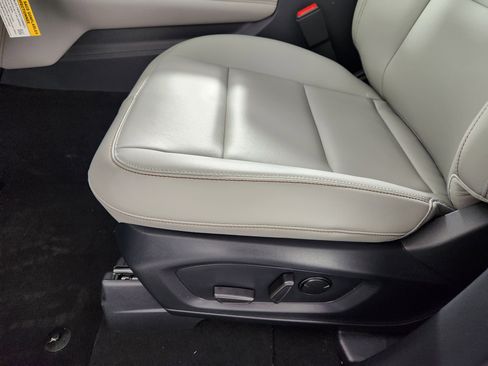 New 2026 Ford Explorer Active w/ Active Comfort Package image 13