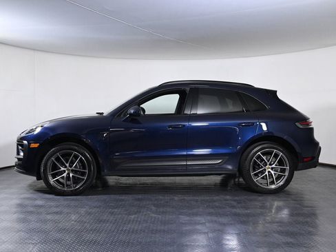 Certified 2023 Porsche Macan AWD/4WD image 2