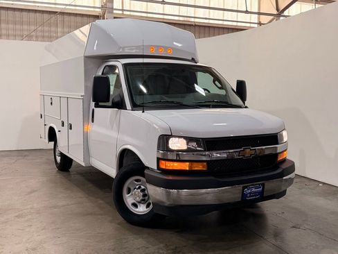 New 2025 Chevrolet Express 3500 w/ Power Convenience Package image 7