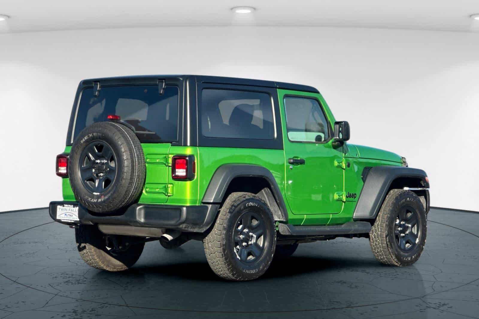 Used 2025 Jeep Wrangler Sport AWD/4WD image 2