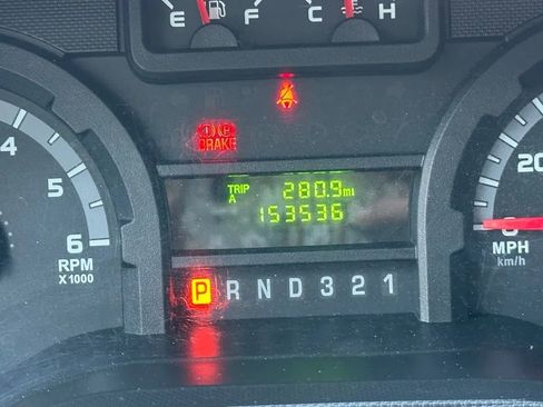 Used 2015 Ford E-350 and Econoline 350 Super Duty image 19