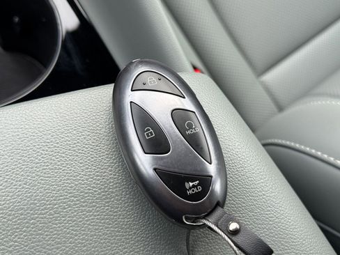 Used 2025 Hyundai Elantra Limited image 22