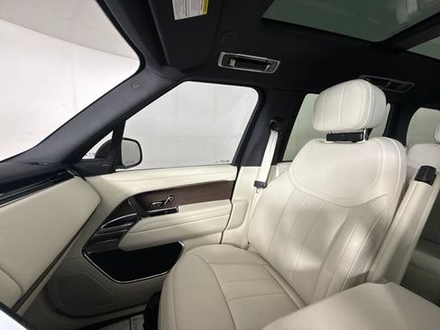 New 2026 Land Rover Range Rover Long Wheelbase SE AWD/4WD image 18